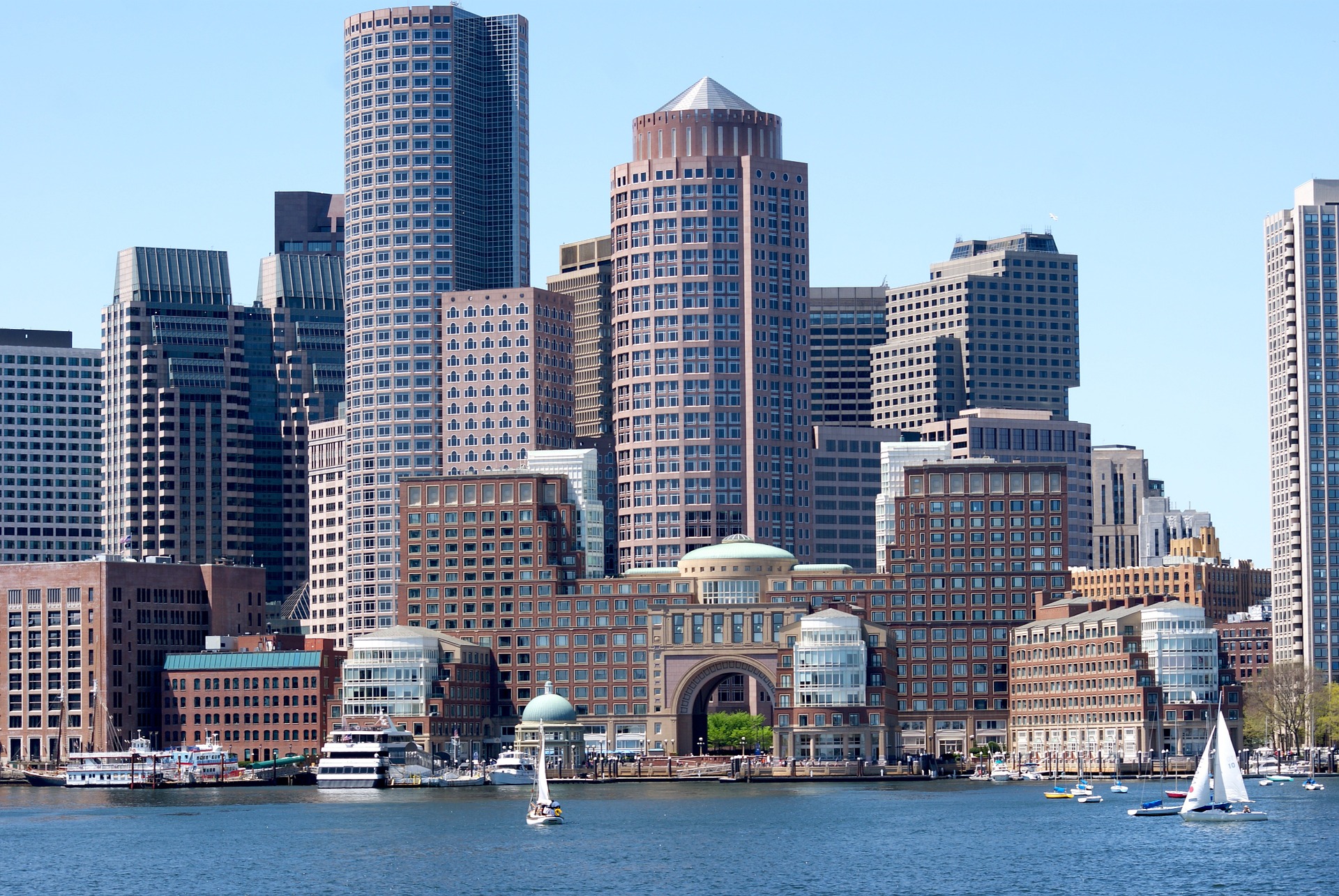 How to get from Boston Logan International Airport to the city centre