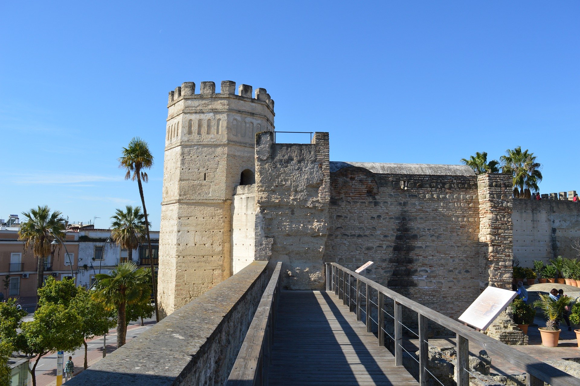How to get from Jerez Airport to the city centre