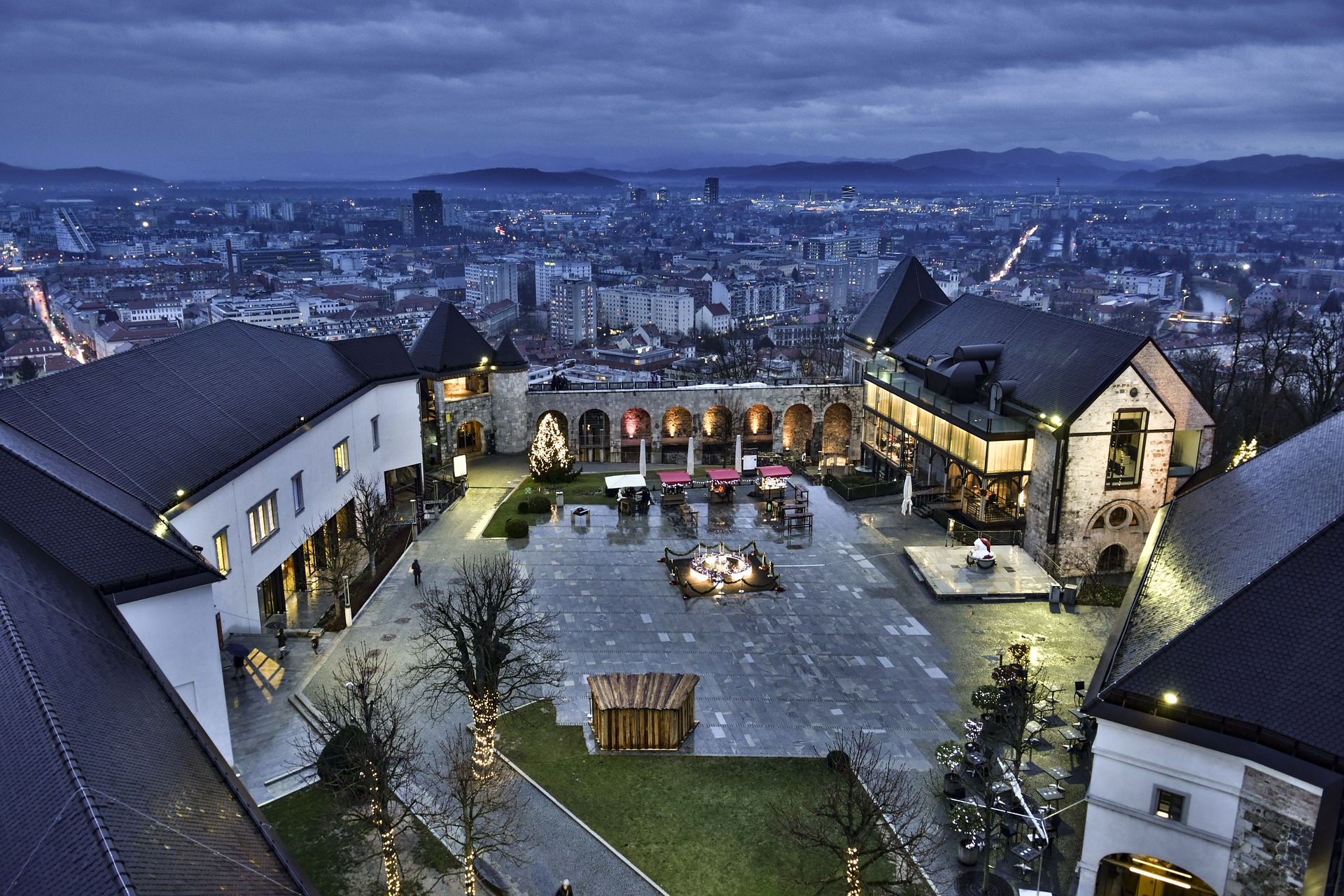 How to get from Ljubljana Airport to the city centre