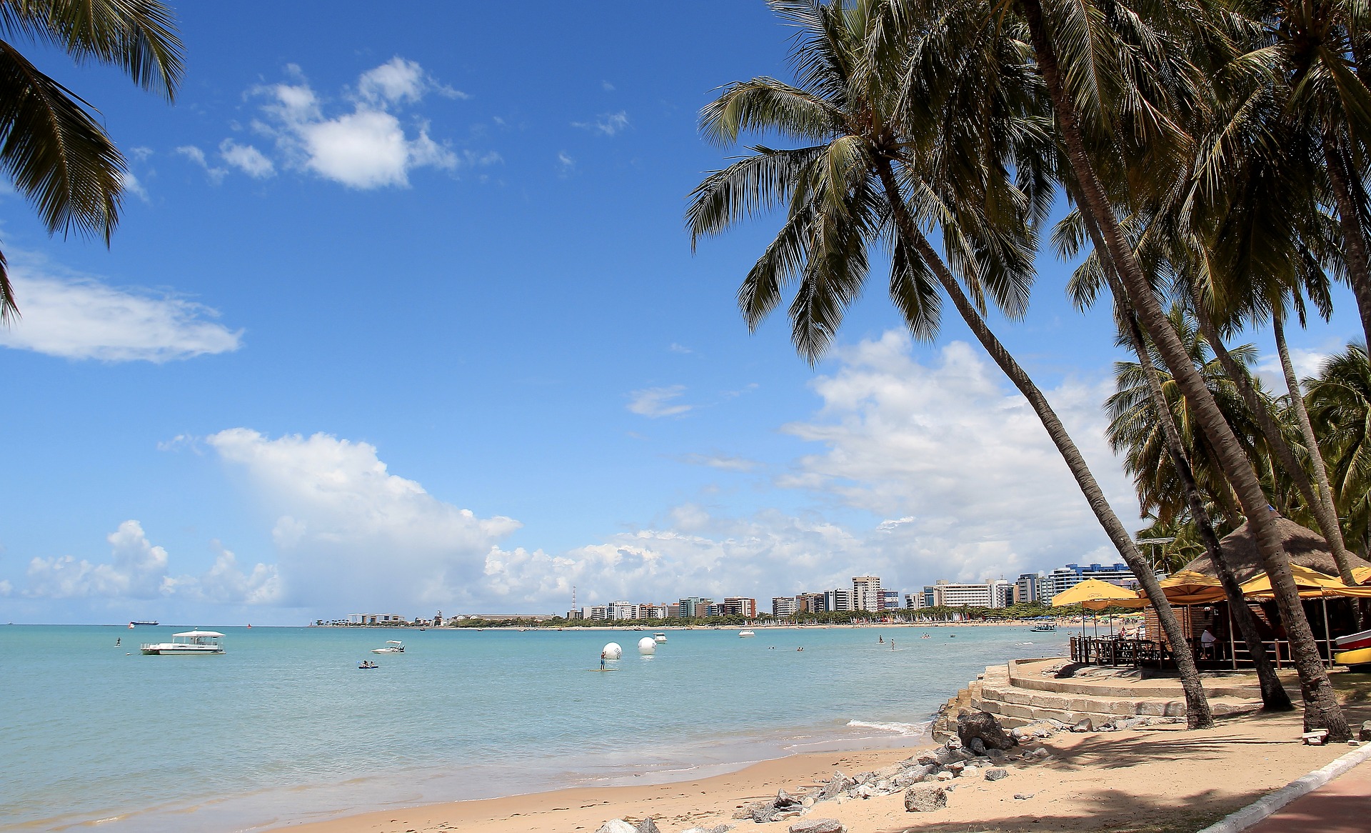 How to get from Maceio Airport to the city centre