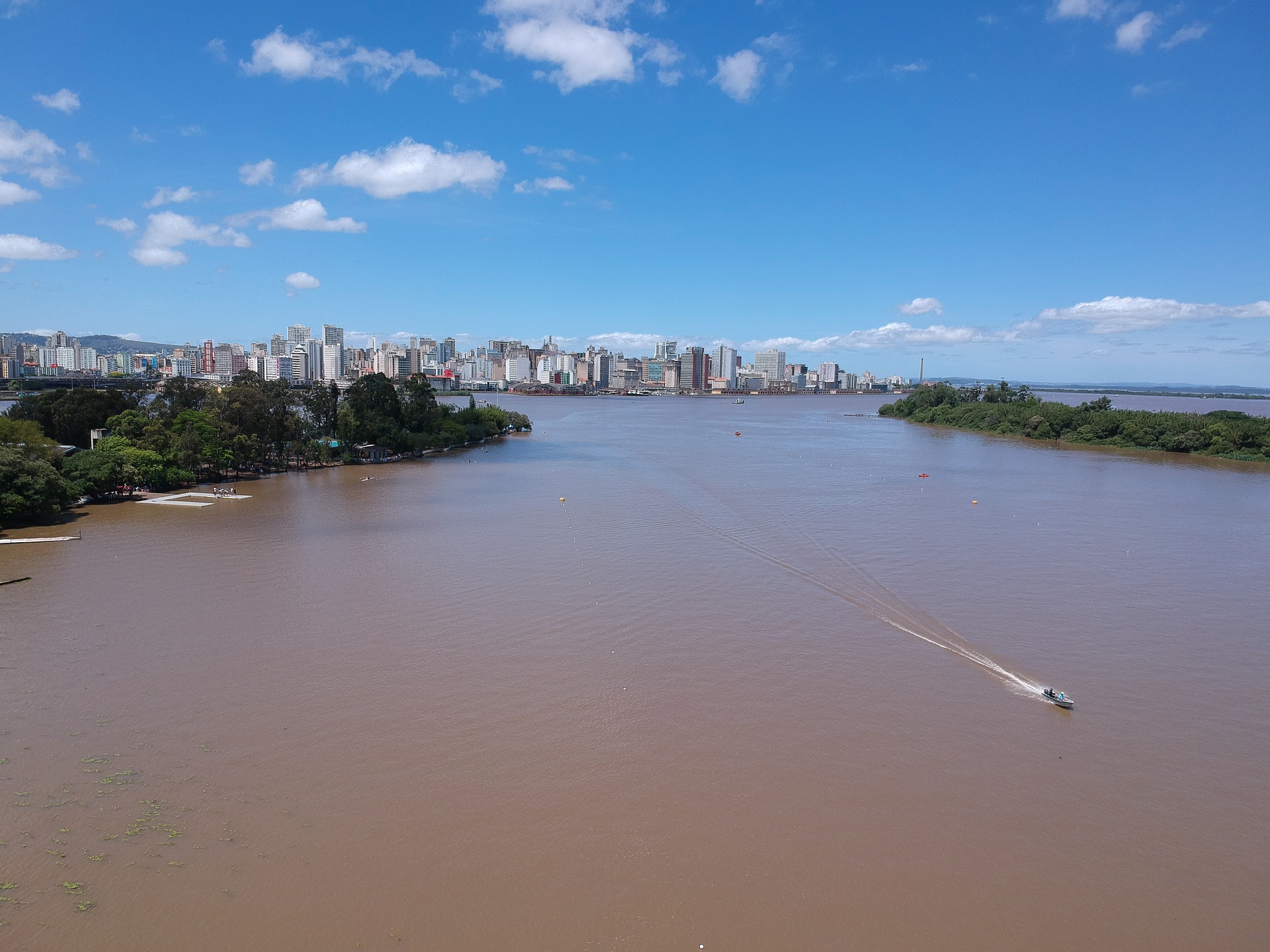 How to get from Porto Alegre Airport to the city centre