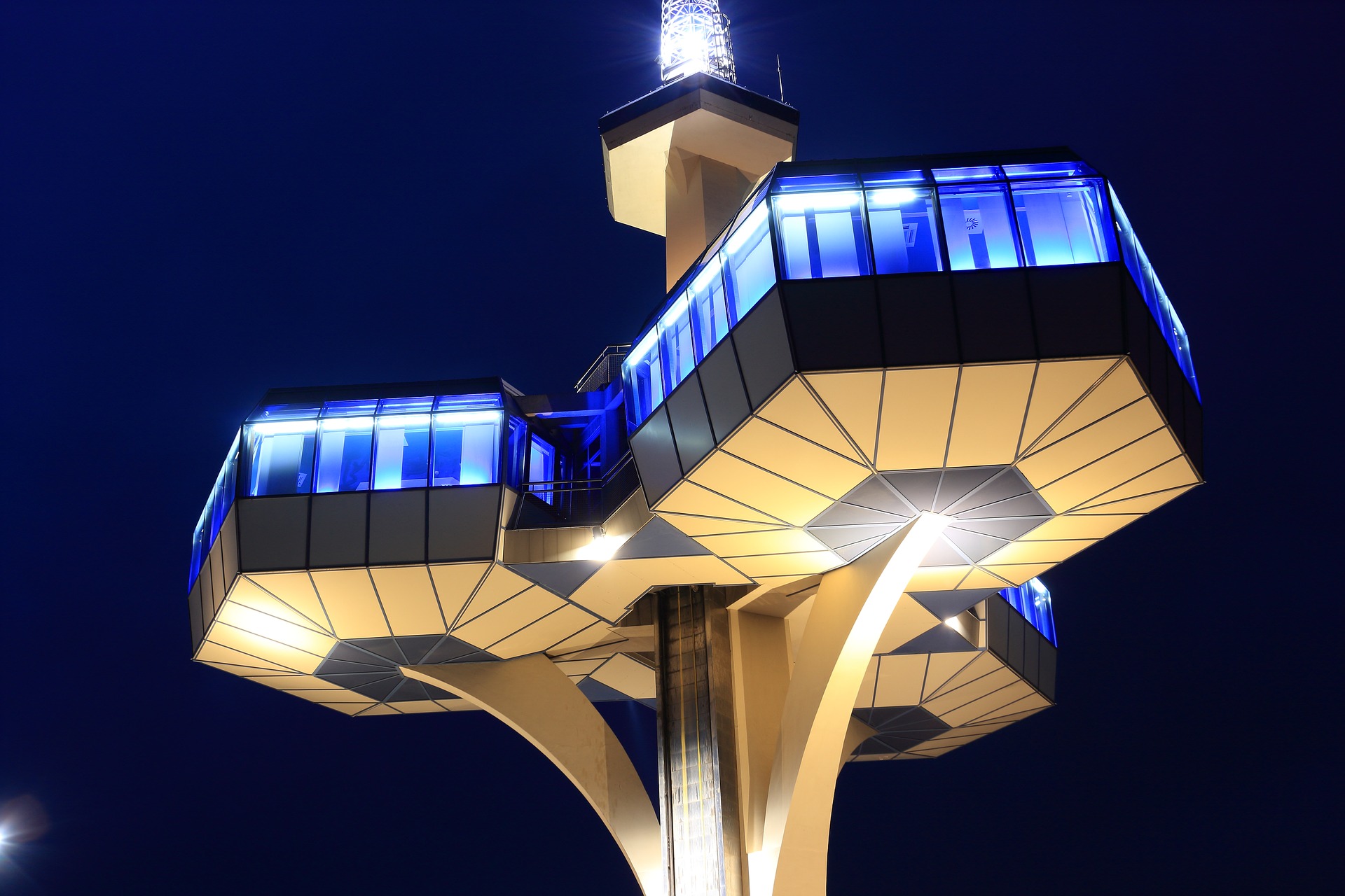 How to get from Podgorica Airport to the city centre