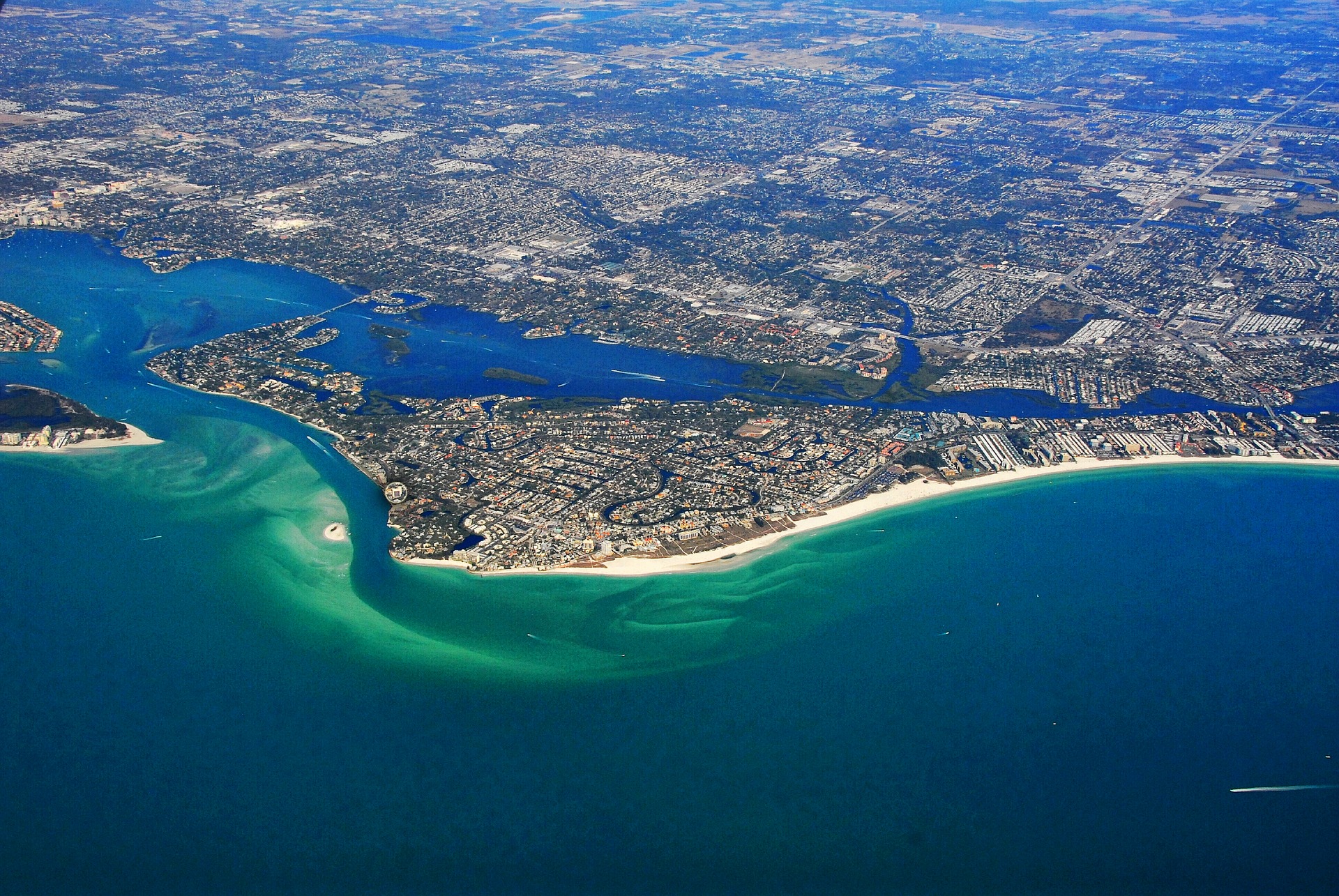 How to get from Sarasota Airport to the city centre