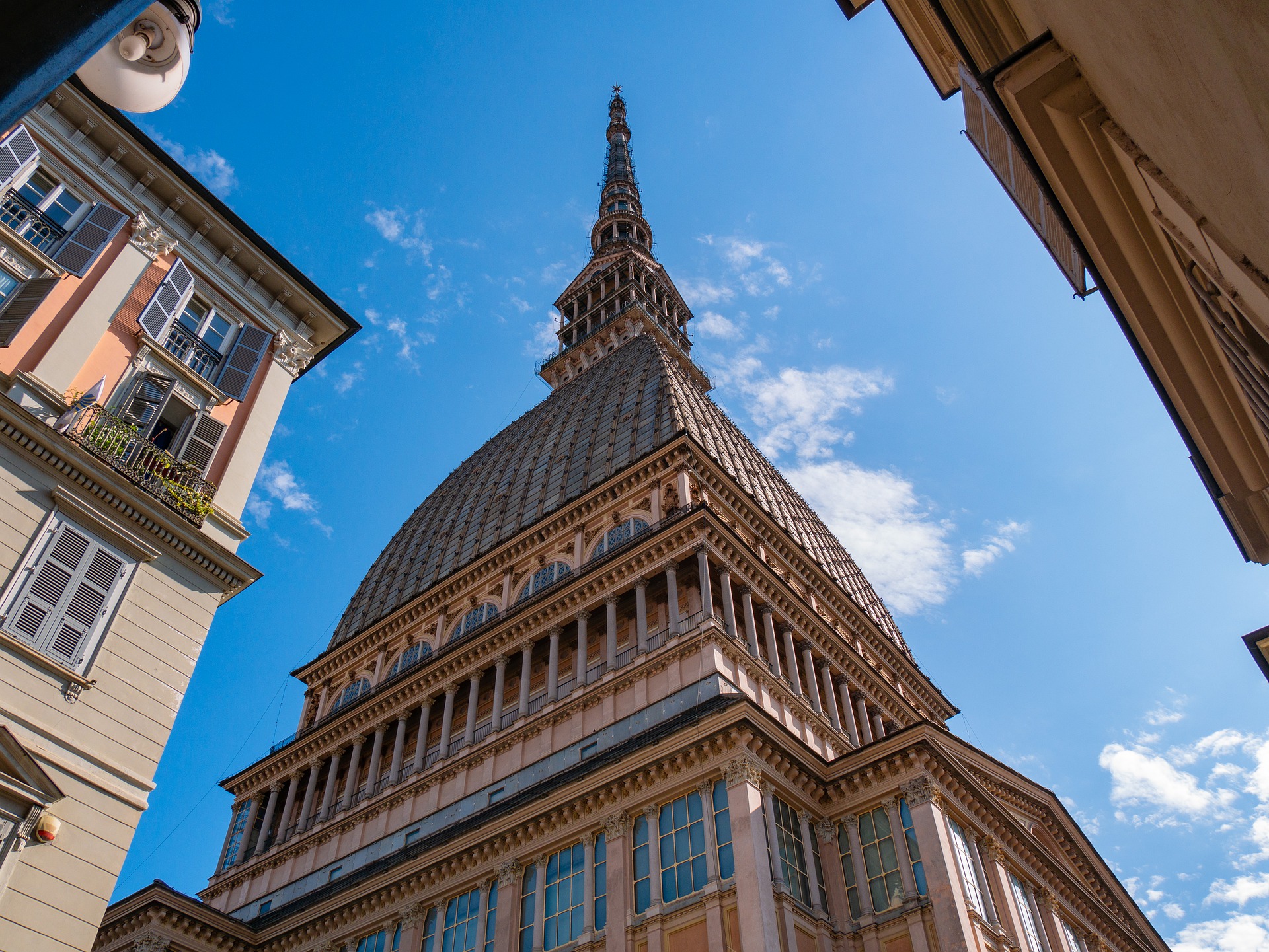How to get from Turin Airport to the city centre