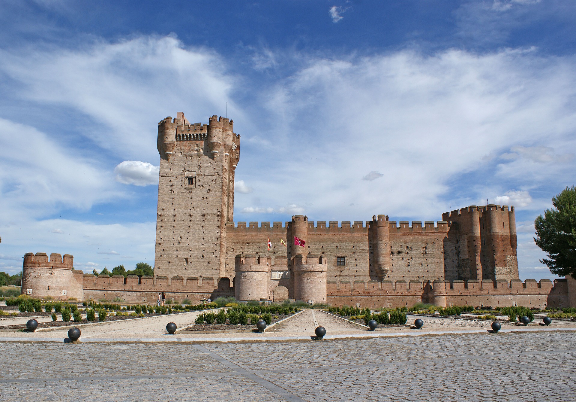How to get from Valladolid Airport to the city centre