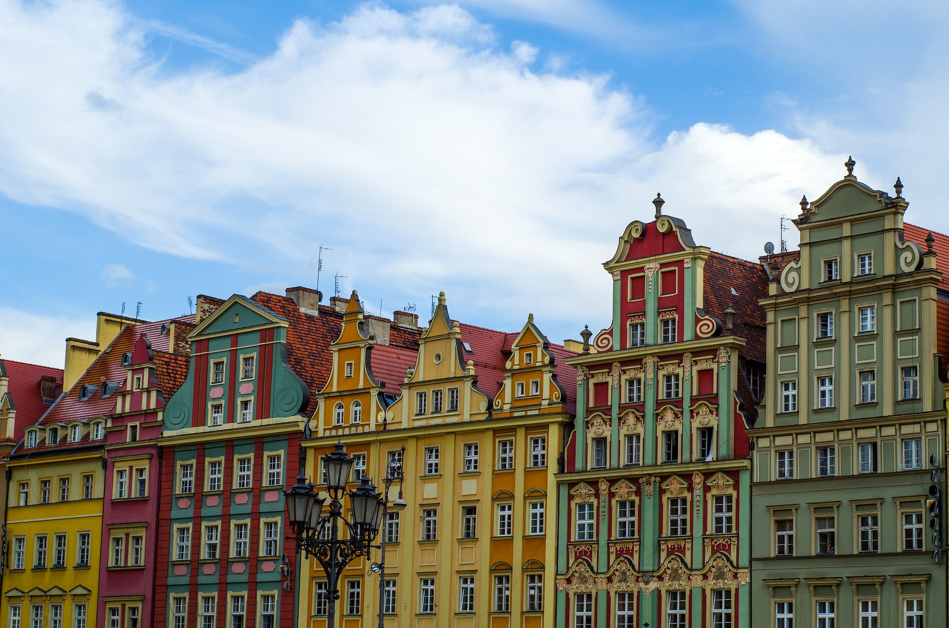 How to get from Wroclaw Airport to the city centre