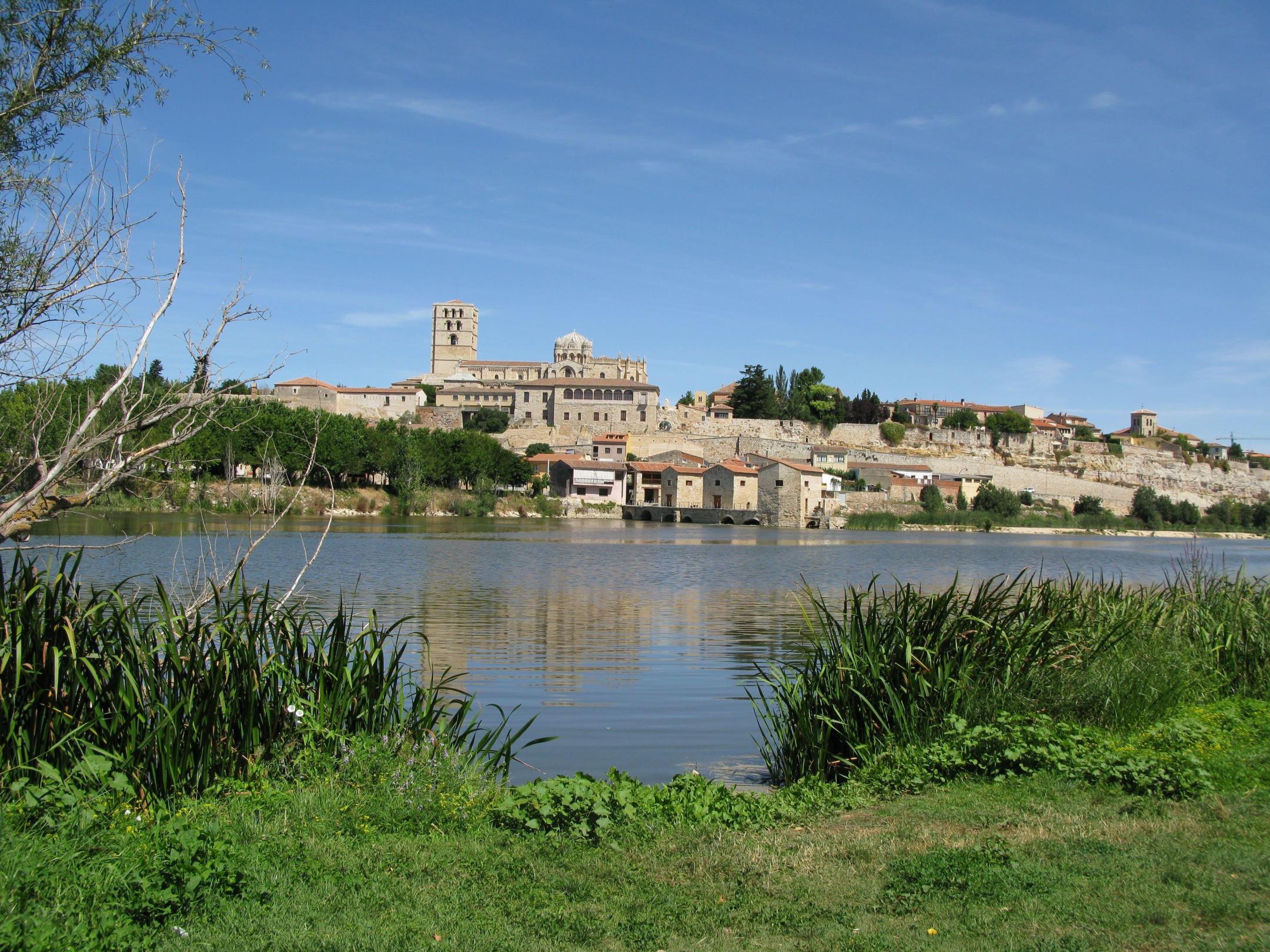 Günstige Hotels auf Zamora