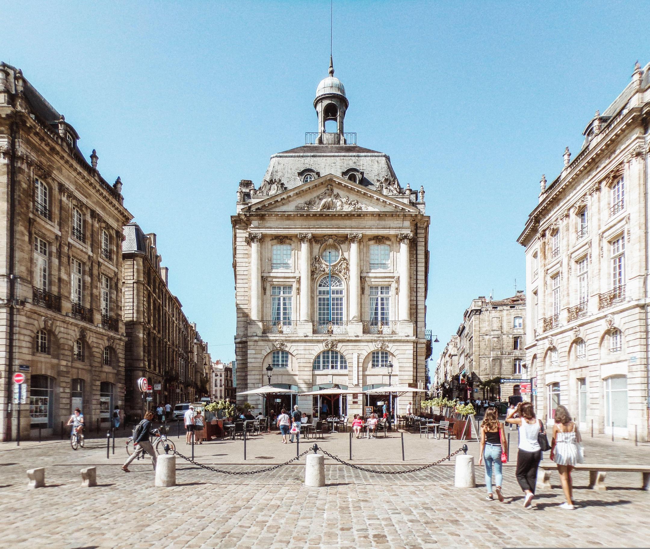 Günstige Flüge nach Bordeaux