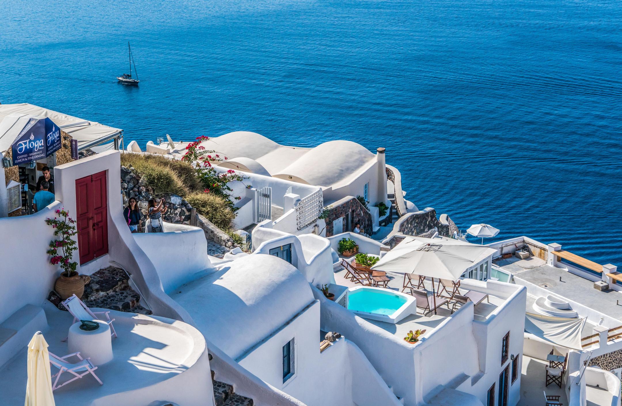 Cheap hotels in Santorini