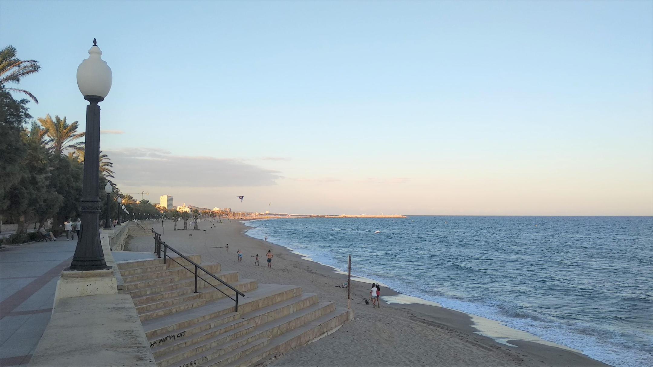 Cheap hotels in Comarruga
