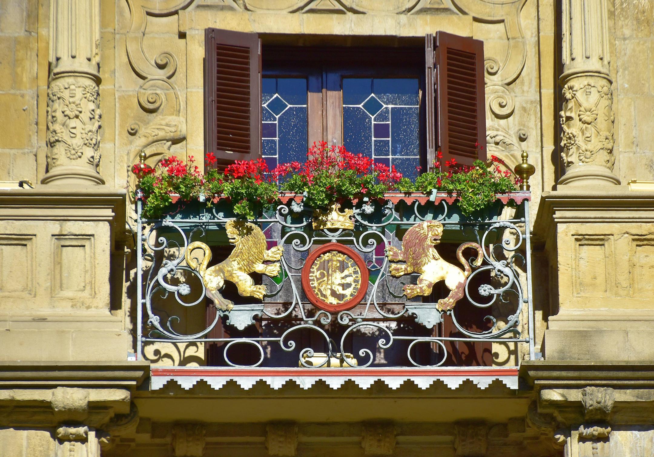 Cheap flights to Pamplona