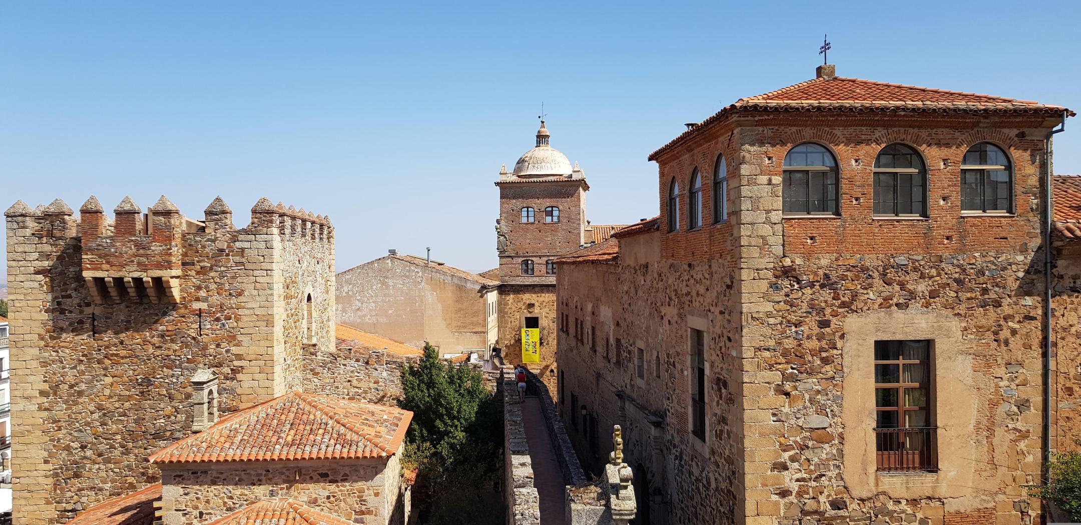Cheap hotels in Caceres