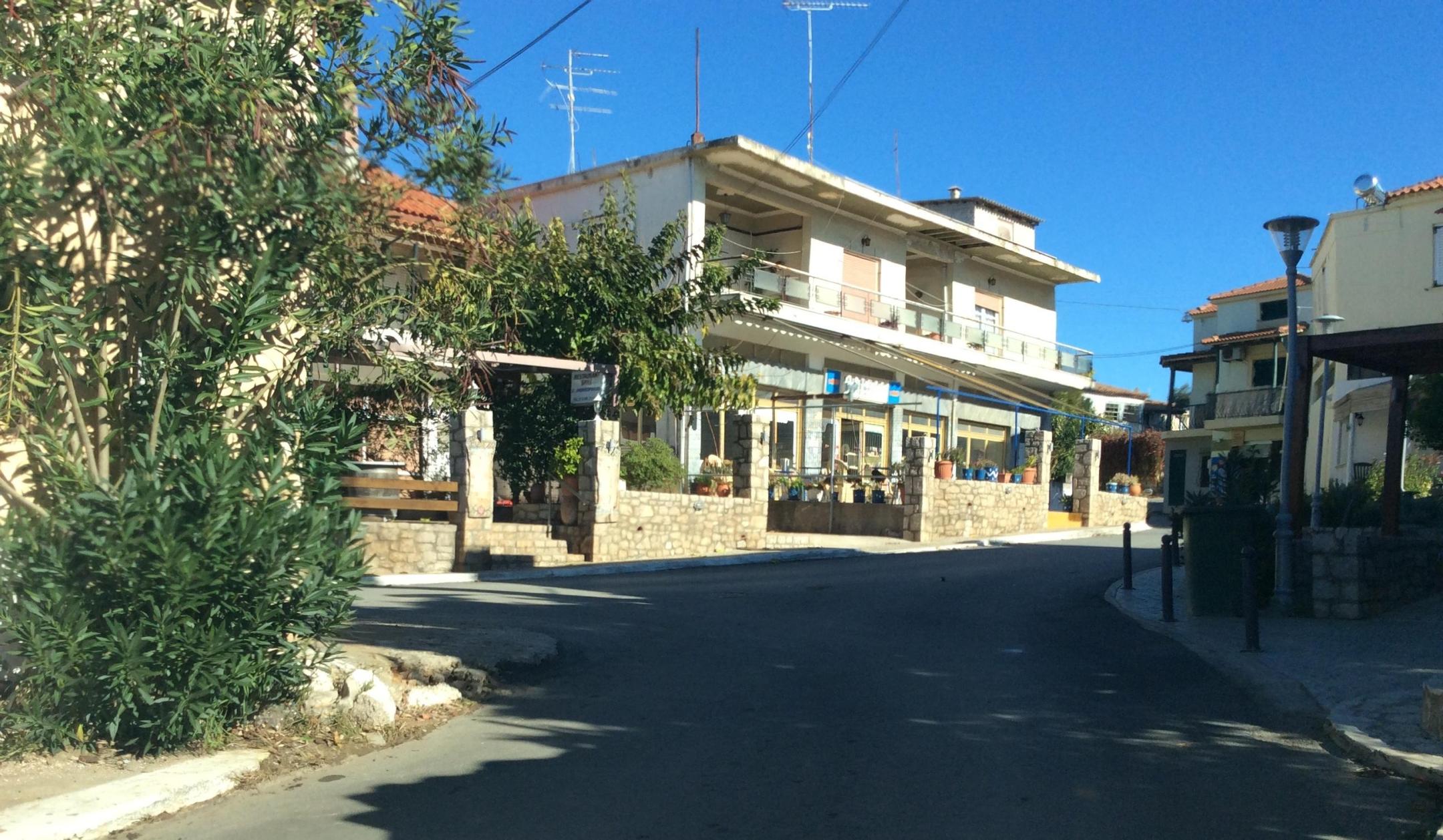 Cheap hotels in Romanos (Messinia)