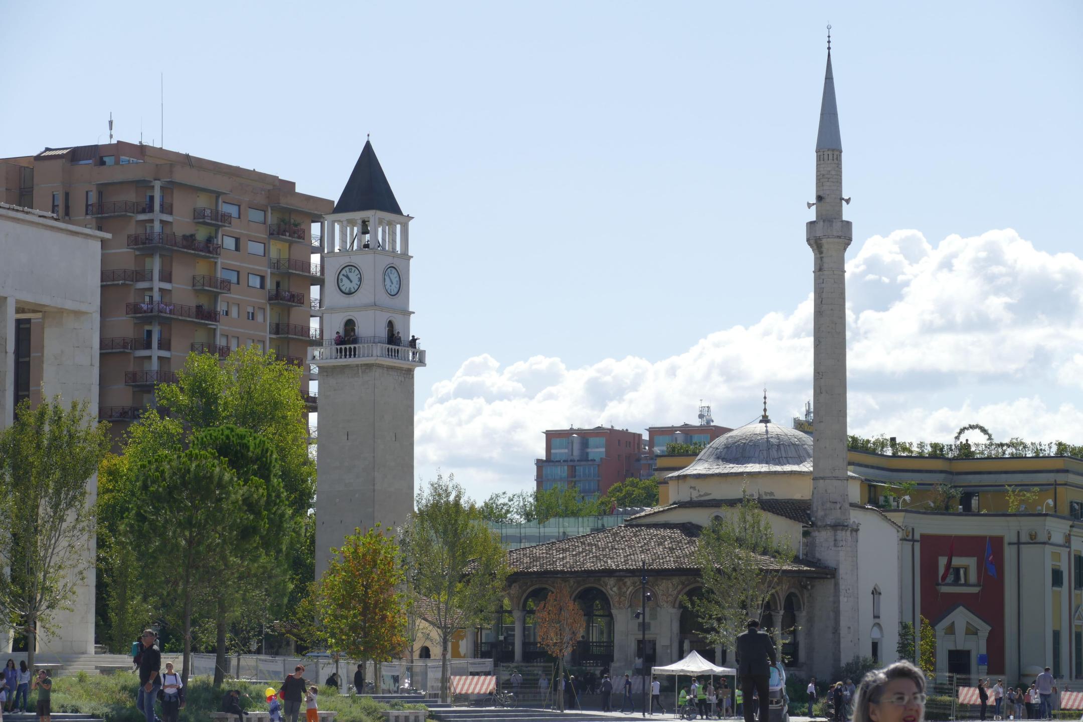 Hoteles baratos en Tirana