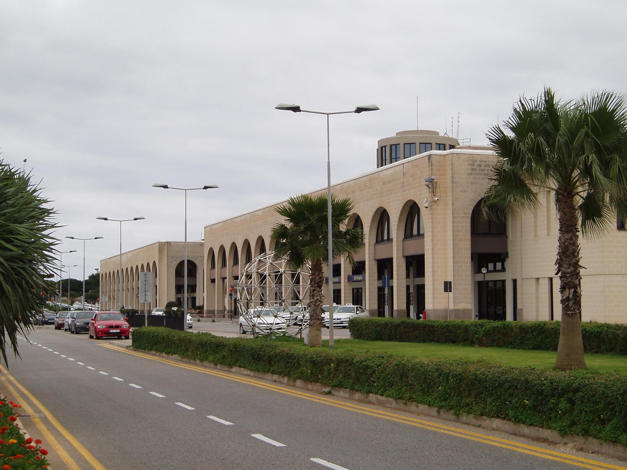 Vuelos baratos a Luqa