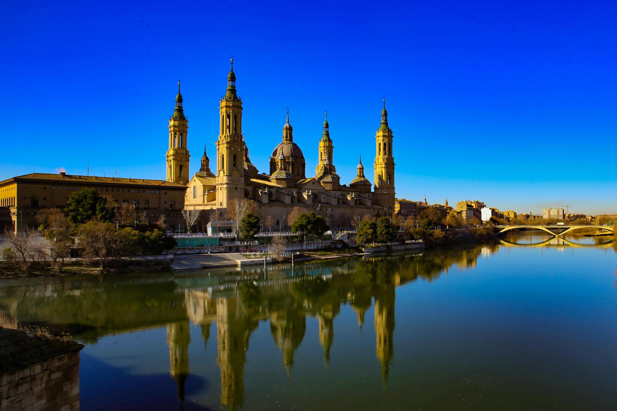 Vuelos baratos a Zaragoza