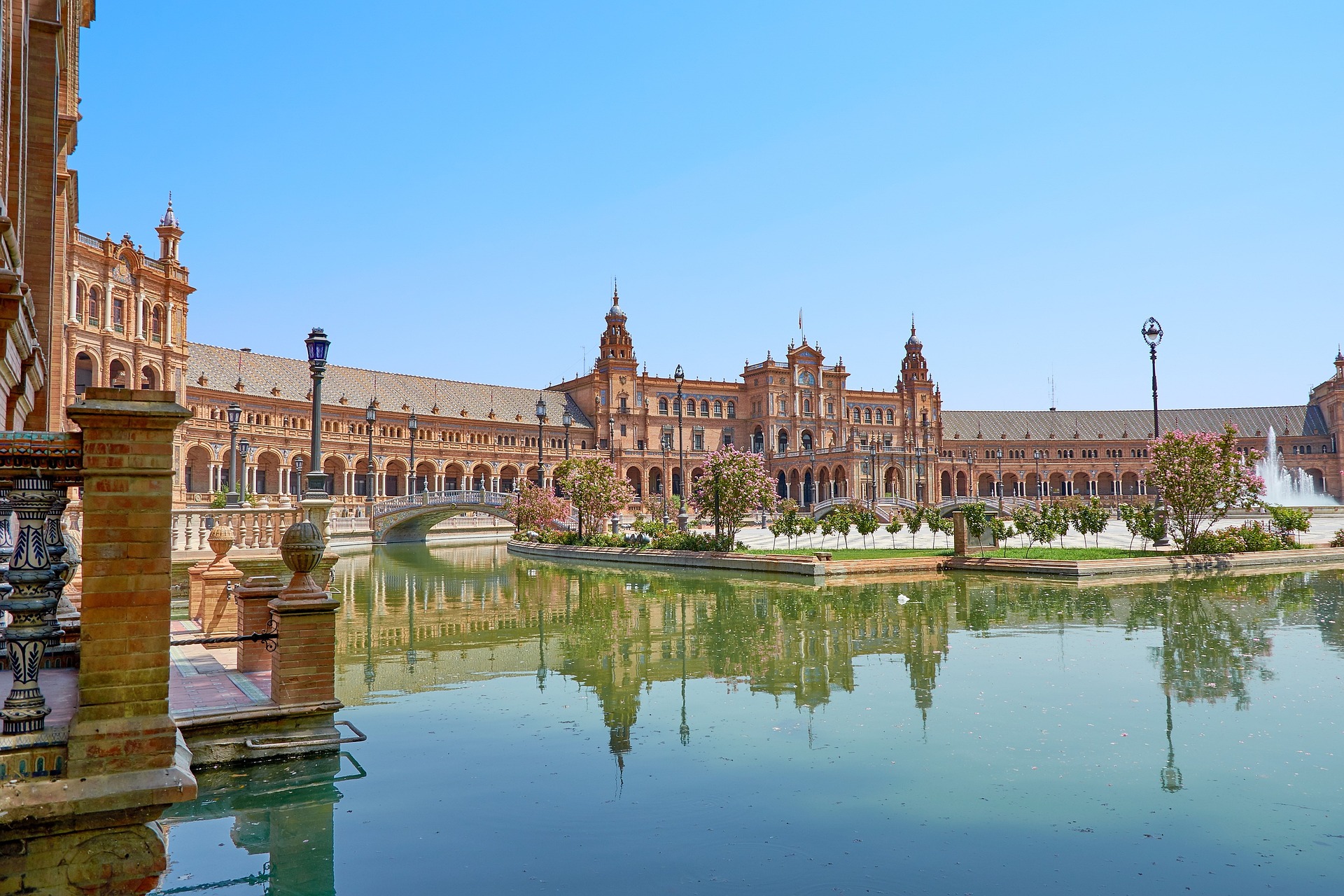 Cheap hotels in Seville