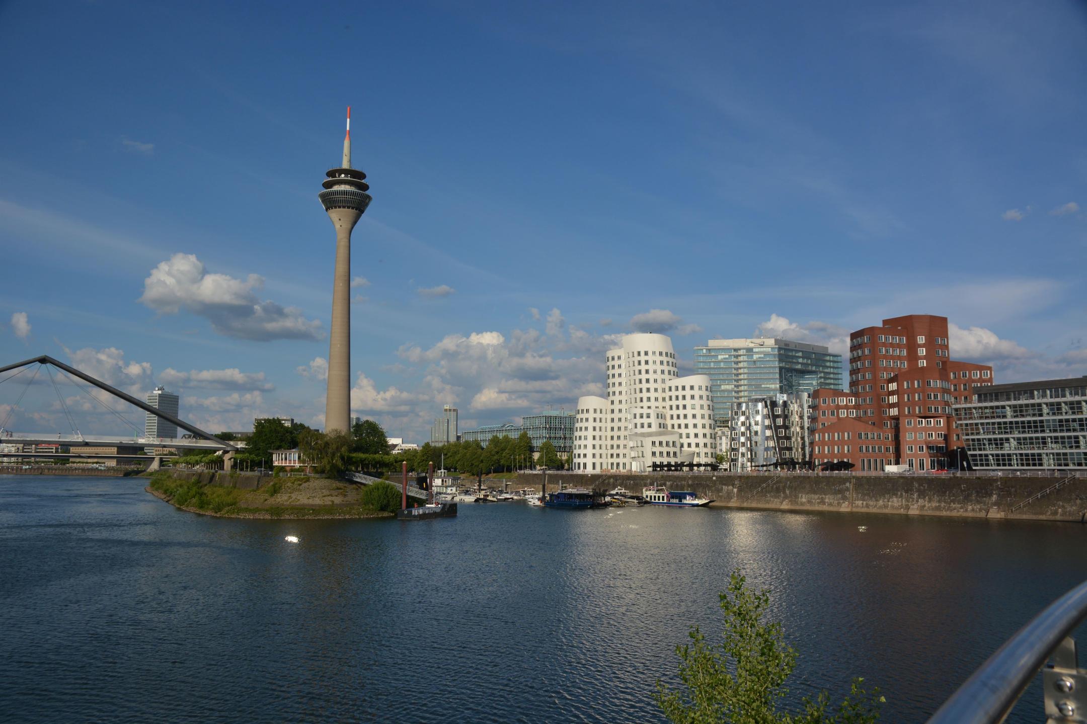 Voli economici per Düsseldorf