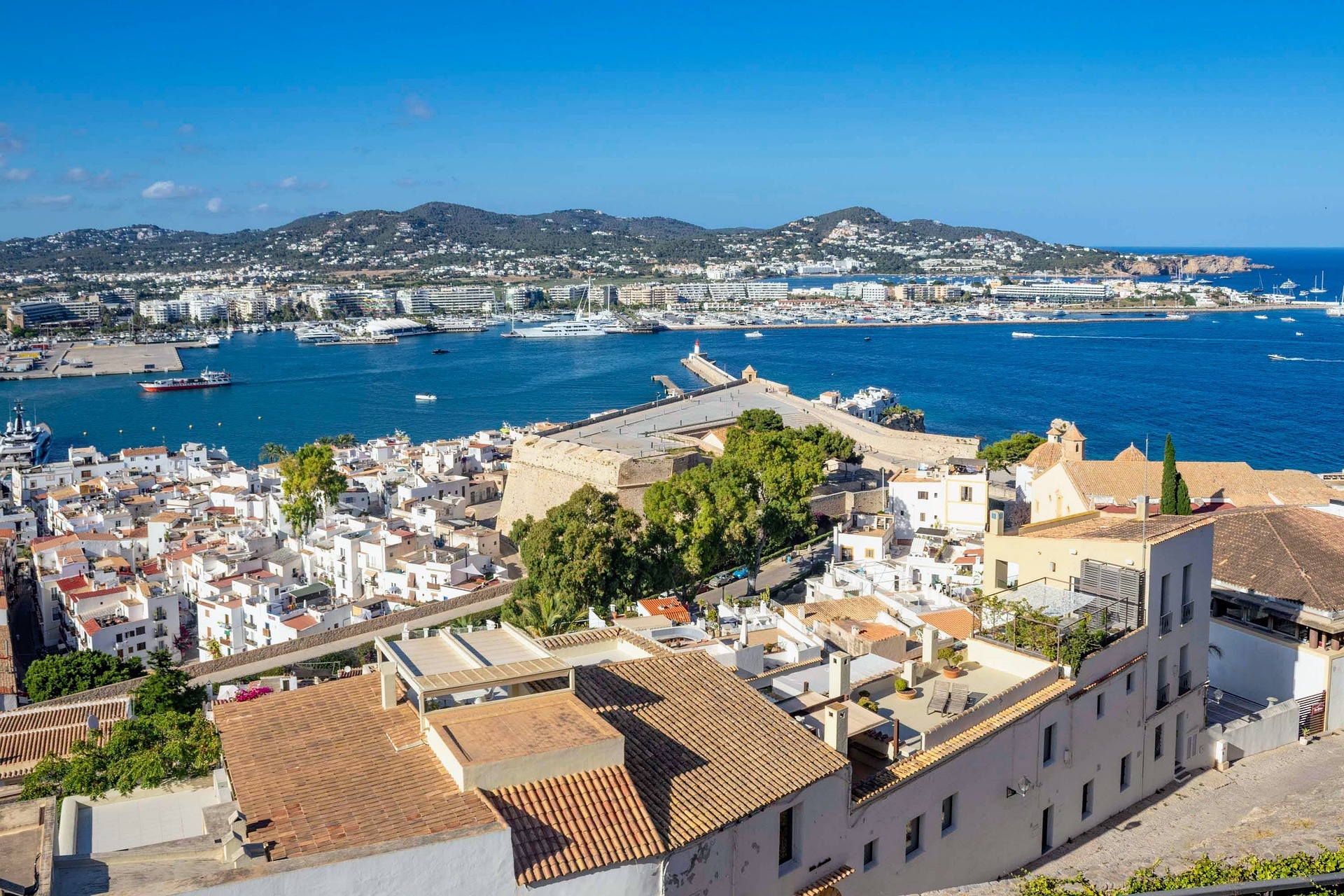 Free tour of Ibiza and activities